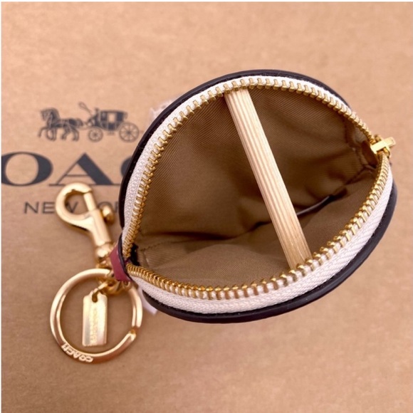 COACH CIRCULAR COIN POUCH KEY/BAG CHARM WITH HEART PRINT - Picture 4 of 9